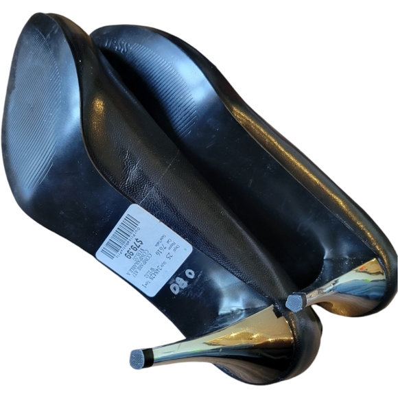 Guess Black Leather Round Toe Metal Heel Pumps Size 8 - Picture 8 of 8